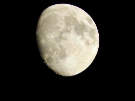 2025年11月2日の月 月,十三夜,後の月の写真素材