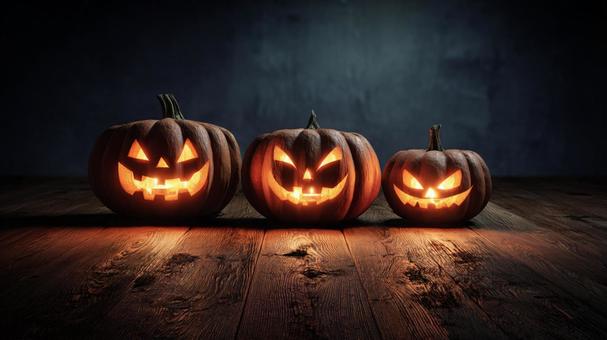 不気味に光るジャックオランタンの写真