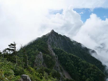 鋸岳 遠景 鋸岳 遠景 鋸岳,北杜市,南アルプスの写真素材