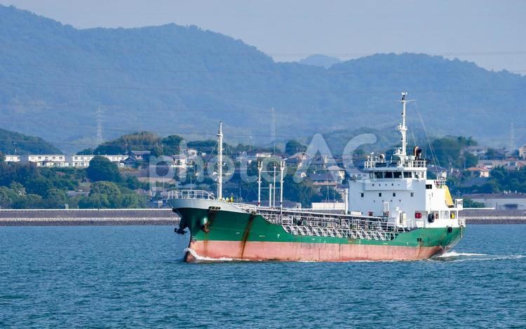 瀬戸内海を航行する貨物船 貨物船,船,船舶の写真素材