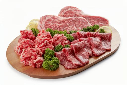 国産牛肉 (ステーキ、焼肉、切り落とし) 国産牛肉 (ステーキ、焼肉、切り落とし)の写真