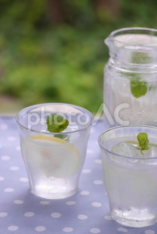 レモン水 水,レモン,氷の写真素材