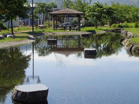 北海幹線用水路 遊緑通り 北海幹線用水路 遊緑通り 小川,公園,散歩の写真素材