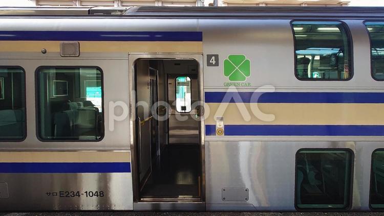 JR東E235系サロE234形グリーン車 jr,グリーン車,e235系の写真素材