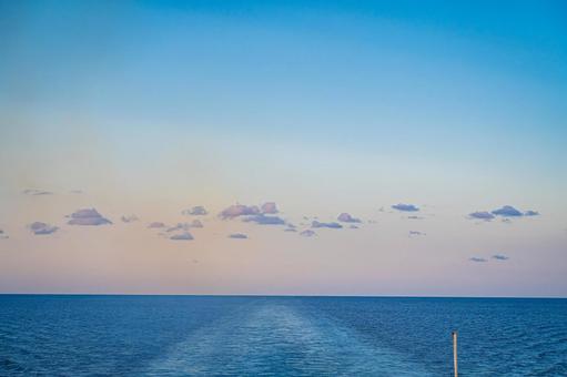 日本海　フェリーからの風景 日本海,日本海フェリー,海の写真素材