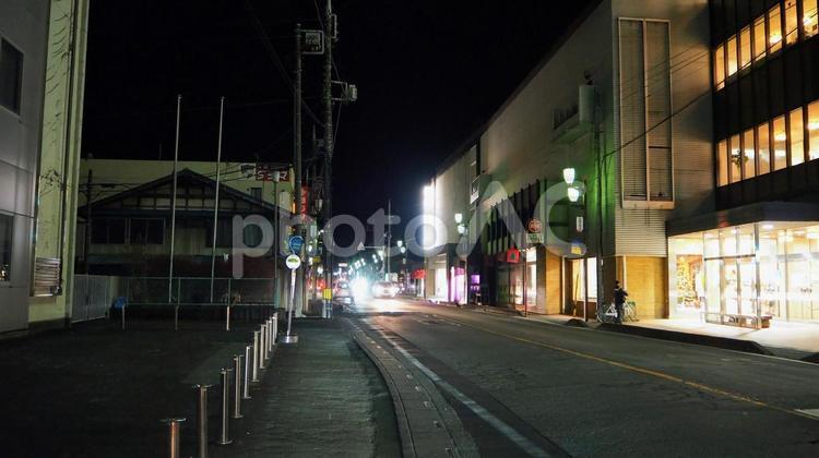 夜の秩父市街・街明かりの小路（埼玉県） 秩父市,レトロ,夜景の写真素材
