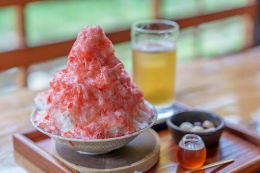 いちごのかき氷 いちごのかき氷 かき氷,暑い,デザートの写真素材