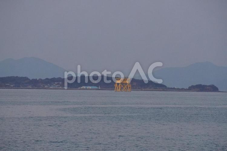 風力発電機の土台 洋上風力発電機,土台,海上の写真素材