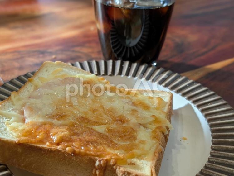 アイスコーヒーとトースト パン,食パン,トーストの写真素材