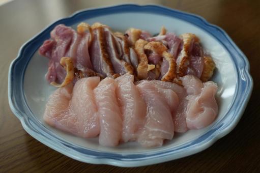 お皿に盛られたとりさし お皿に盛られたとりさし 鳥刺し,和食,食べ物の写真素材