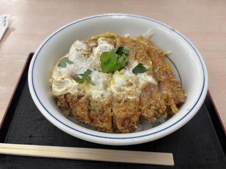 かつやのカツ丼。の写真