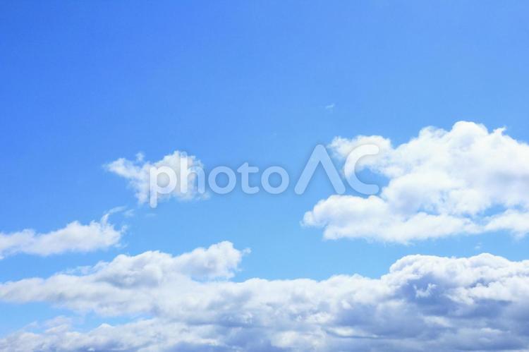 青空とコピースペース 青空,背景,空背景の写真素材