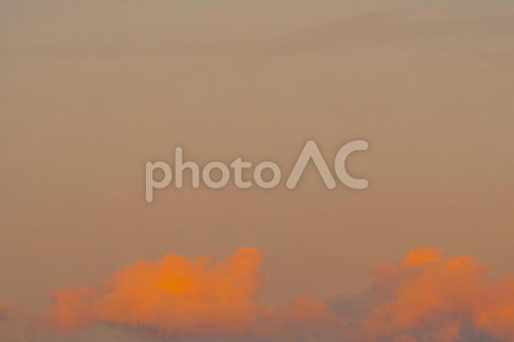 夕暮れの空 夕暮れの空 夕暮れ,オレンジ色,夕日の写真素材