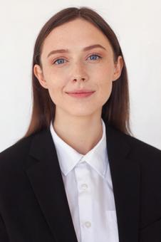 カメラ目線で微笑む女性 女性,外国人,ビジネスの写真素材