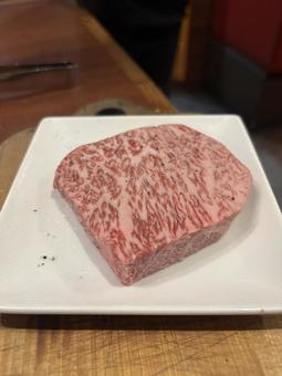 極厚カルビの贅沢な一枚 極厚カルビ,贅沢,一枚の写真素材