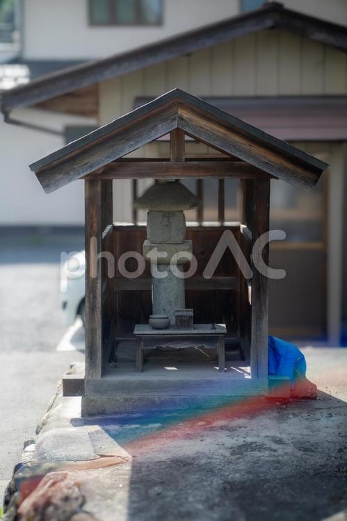 お地蔵様と祠 お地蔵様,祠,石像の写真素材