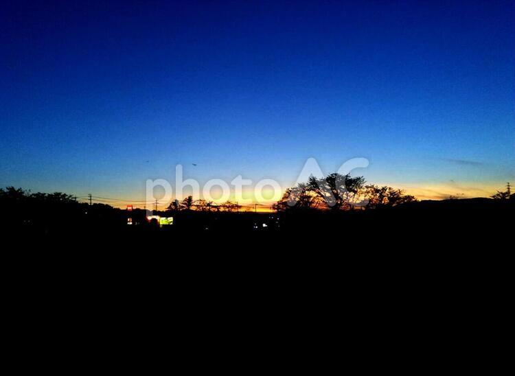夕暮れ時・秋空 夕空,空,夕暮れの写真素材