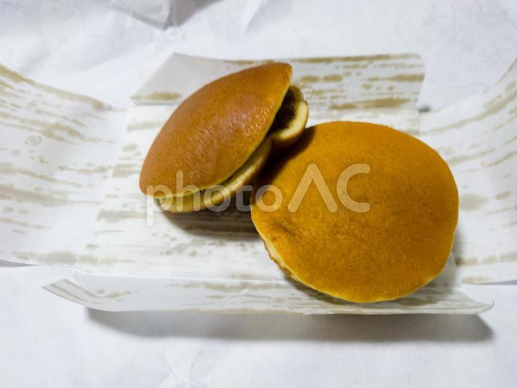 和菓子の三笠 紙経木,和菓子,和食の写真素材