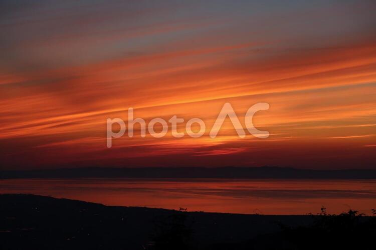 湾と海と夕日を上からみた景色 湾,港,海の写真素材