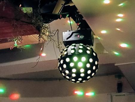 ライブハウスの照明器具 ライブハウスの照明器具 ライブ,ライブハウス,キラキラの写真素材