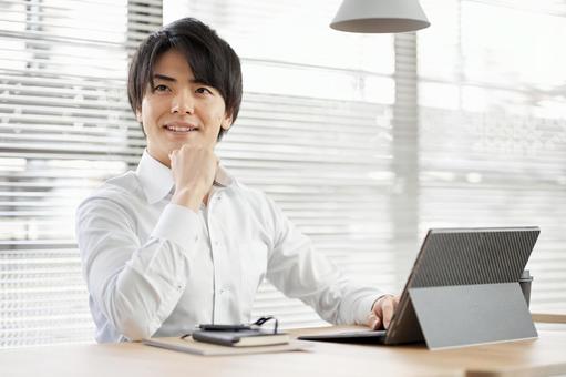 A man working in a coworking space, человек, коворкинг, предприниматель, JPG