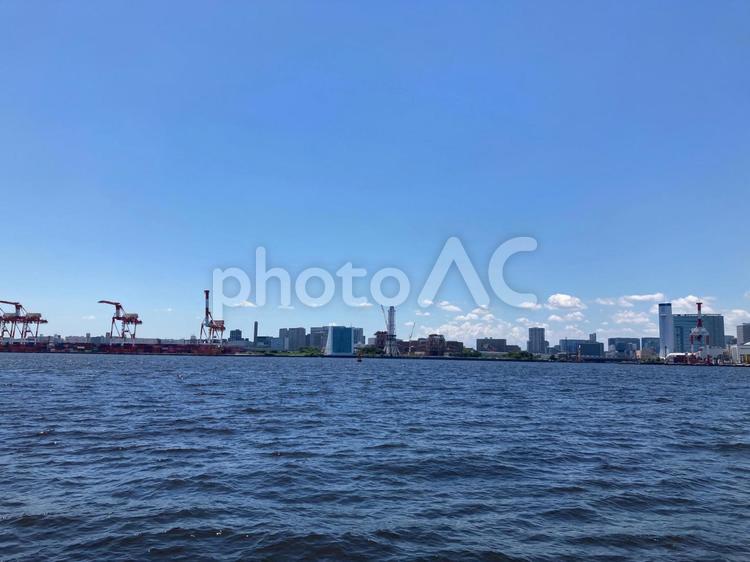 東京湾と青い空と白い雲　江東区 東京湾,海,江東区の写真素材