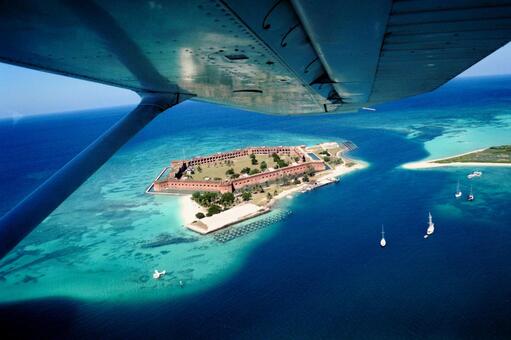 サンゴ礁の要塞 フォート・ジェファーソン,要塞,サンゴ礁の写真素材