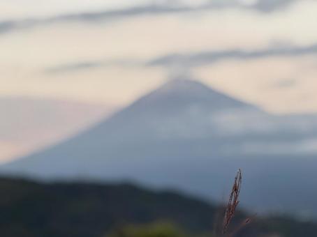 夕暮れ富士山 富士山,富士川,サービスエリアの写真素材