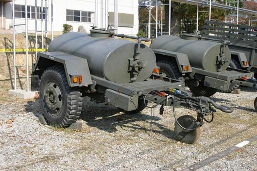 陸上自衛隊の水タンクトレーラー 陸上自衛隊の水タンクトレーラー 陸上自衛隊,自衛隊,ミリタリーの写真素材