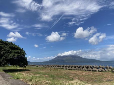 牛根地区から見た桜島 牛根地区から見た桜島の写真