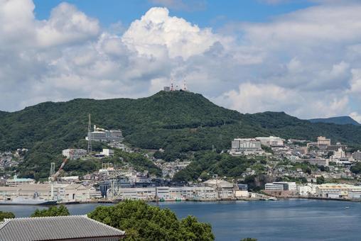 南山手グラバー通りから長崎港と市街 南山手グラバー通りから長崎港と市街の写真
