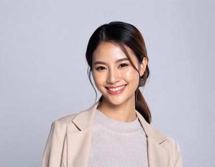 カットモデル笑顔の女性 カットモデル笑顔の女性の写真