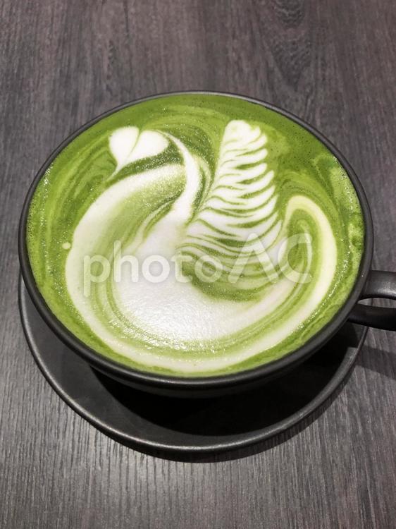 可愛い描画で美味しそうな抹茶ラテ 背景,抹茶,抹茶ラテの写真素材