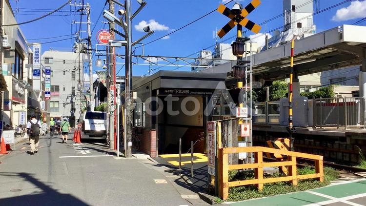 京王井の頭線下北沢駅西口の風景 京王井の頭線,下北沢駅,西口の写真素材