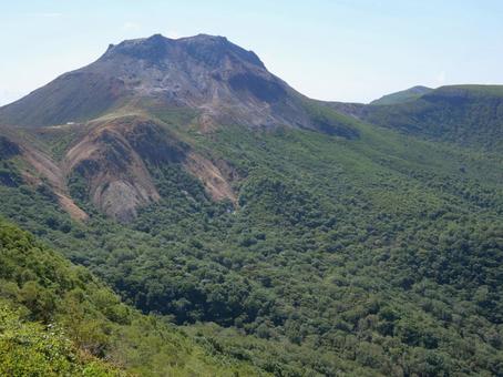 隠居倉付近からの茶臼岳北面 隠居倉付近からの茶臼岳北面の写真