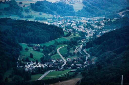 ユートリベルクからの村風景 村,家,道路の写真素材