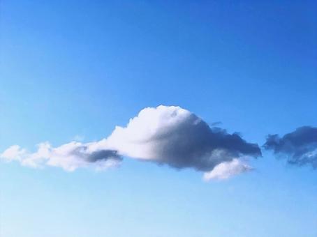 青空と白い雲　15764の写真