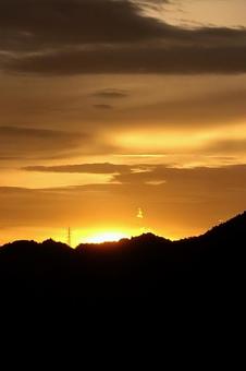 Gradation of mountains and sunset, JPG