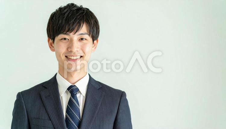 笑顔の若い男性ビジネスマンのポートレート 男性,ビジネスマン,笑顔の写真素材