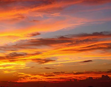 燃えるような夕暮れの風景写真 燃えるような夕暮れの風景写真の写真