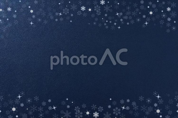 クリスマス背景　青のレザーにキラキラ結晶 クリスマス,xmas,レザーの写真素材