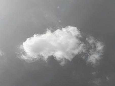 雲（モノクロ） 空,自然,雲の写真素材