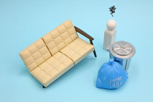 粗大ごみに困ってる人のイメージ 粗大ごみに困ってる人のイメージ 粗大ごみ,粗大ゴミ,ゴミの写真素材