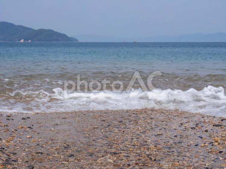 穏やかな海の波打ち際 波打ち際,波,浜辺の写真素材