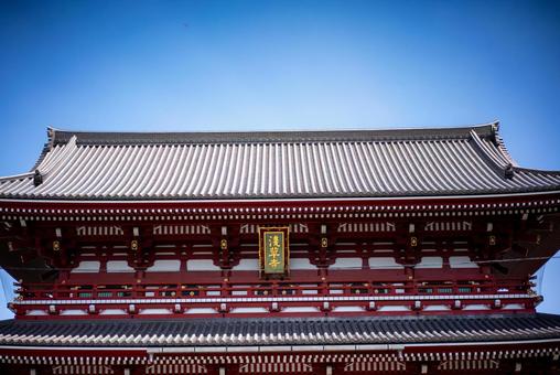青空と浅草寺の屋根 浅草寺,寺,寺院の写真素材