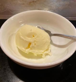 バニラアイスクリームのデザート バニラアイスクリームのデザートの写真