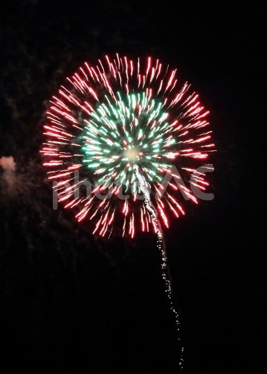 打ち上げ花火大会　夏の風物詩 花火,花火大会,夏祭りの写真素材