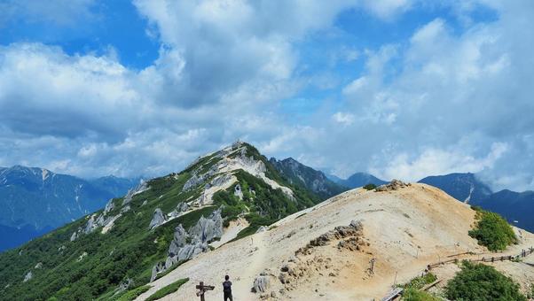 燕岳へ向かう登山道 燕岳へ向かう登山道 山,登山,燕岳の写真素材