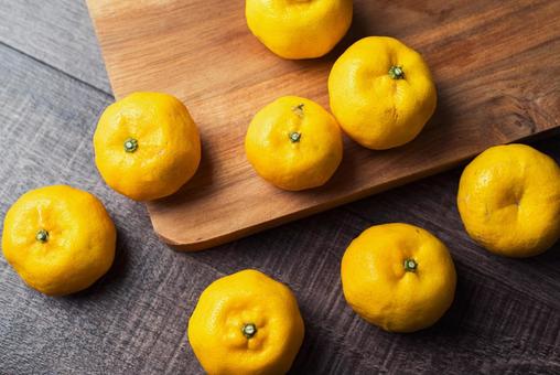 ランダムに置かれたふくれみかん みかん,ふくれみかん,蜜柑の写真素材