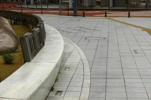 福井駅前 ベンチ 福井駅前 ベンチ 福井,福井市,福井駅前の写真素材